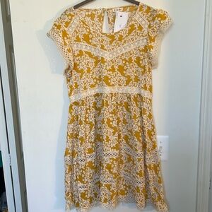 NWT POL yellow and cream cap sleeve open back sundress size small